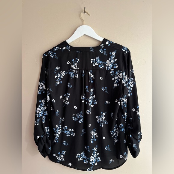 41 Hawthorn Women's Blouse Black & Blue Floral w/ Roll Tab Sleeve - Medium - Picture 3 of 6